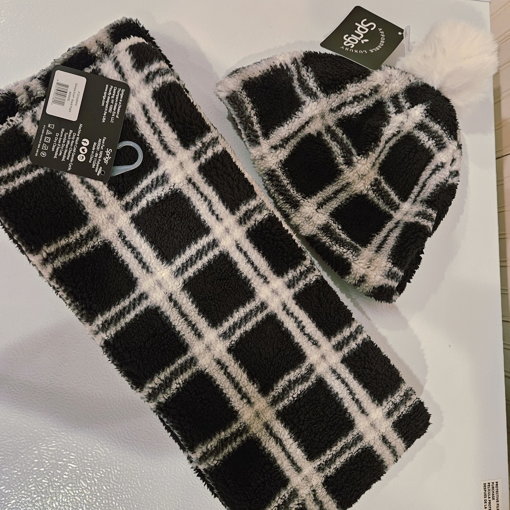 Sprigs Black and White Plaid Women's Hat